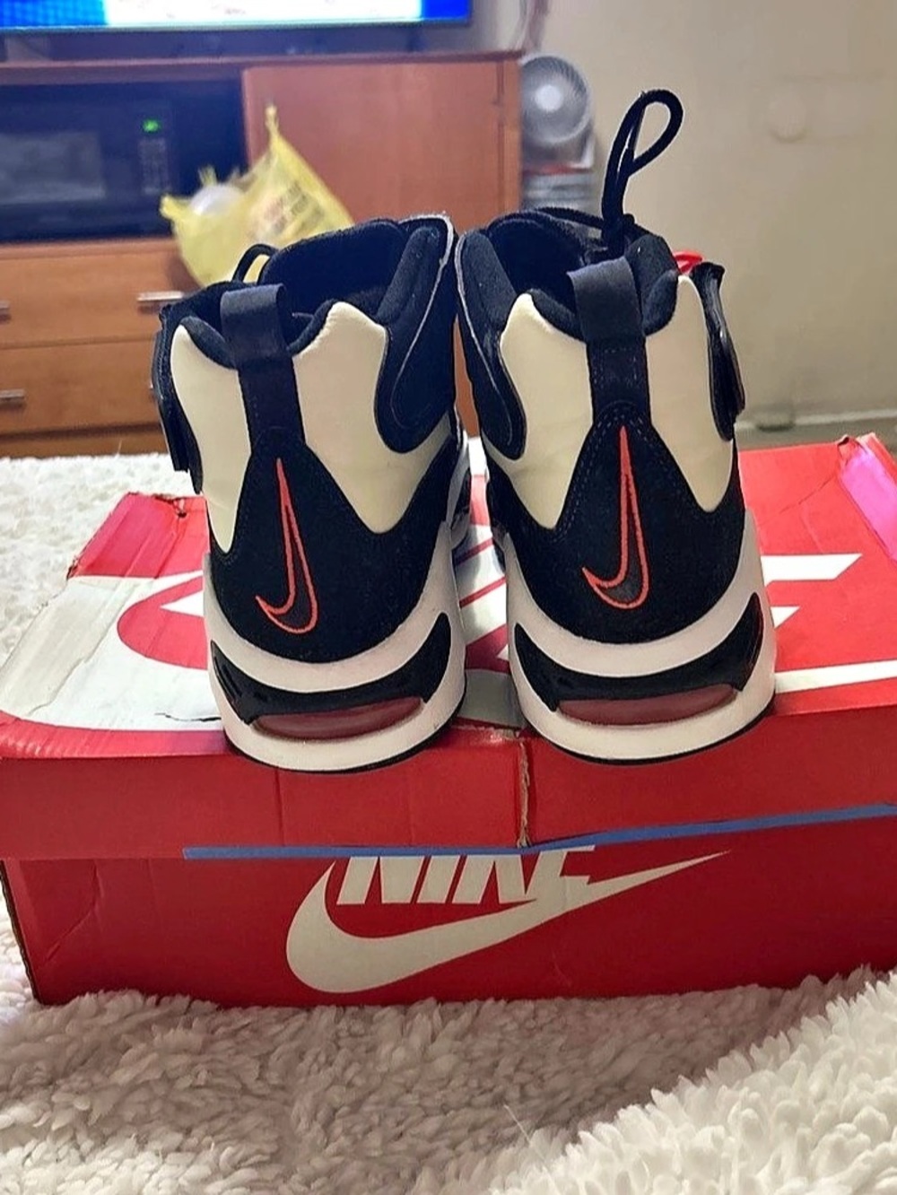 Nike Air Max 95 Black & White Sneakers Like New